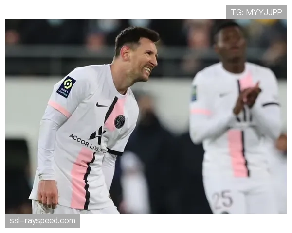 波切蒂诺再谈执教巴黎往事：换下梅西后遭全球质疑，连妻子都质问决定